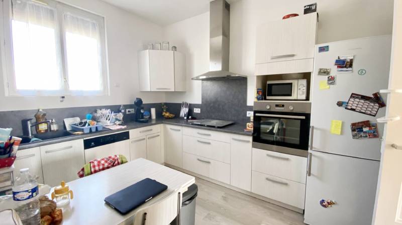 A vendre en exclusivité appartement F4/T4 3 chambres proche métro Place Voltaire et Clinique de l'Europe à Rouen 76100